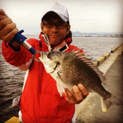 １投目からキビレチヌ釣った。やったぜ＾＾＾